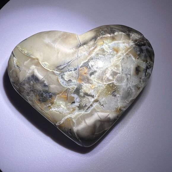 Volcano Agate Crystal‎ Heart Carving UV Reactive (#1) - Picture 4 of 12